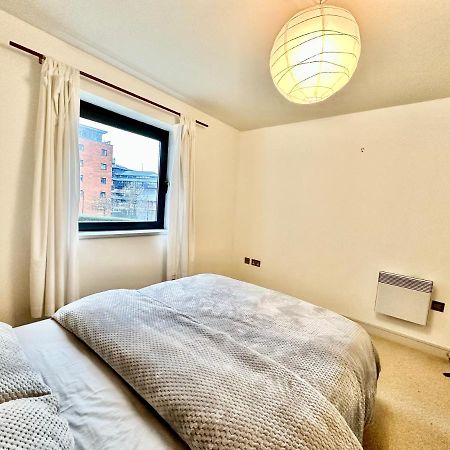 Cosy Canal View Apartment Cardiff Bay Luaran gambar