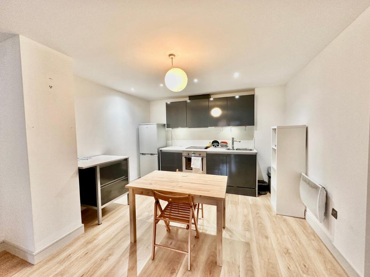 Cosy Canal View Apartment Cardiff Bay Luaran gambar
